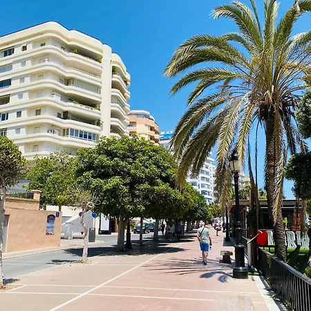 The First Line Of The Sea Apartment *
